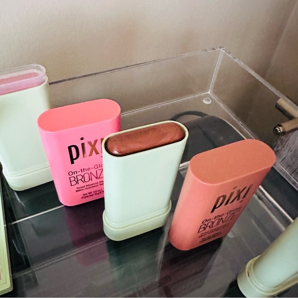 Pixi Beauty Make up bundle - Picture 4 of 10